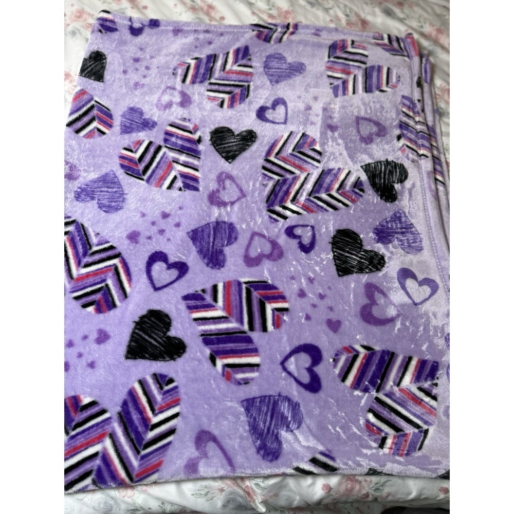 HD Designs Holiday Purple Hearts Throw Blanket 51x60 Soft Plush